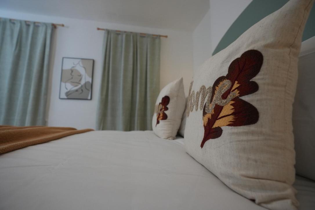 Spacious Two-Bedrooms House, Private Parking, Contractors, Relocators Oxford Bagian luar foto