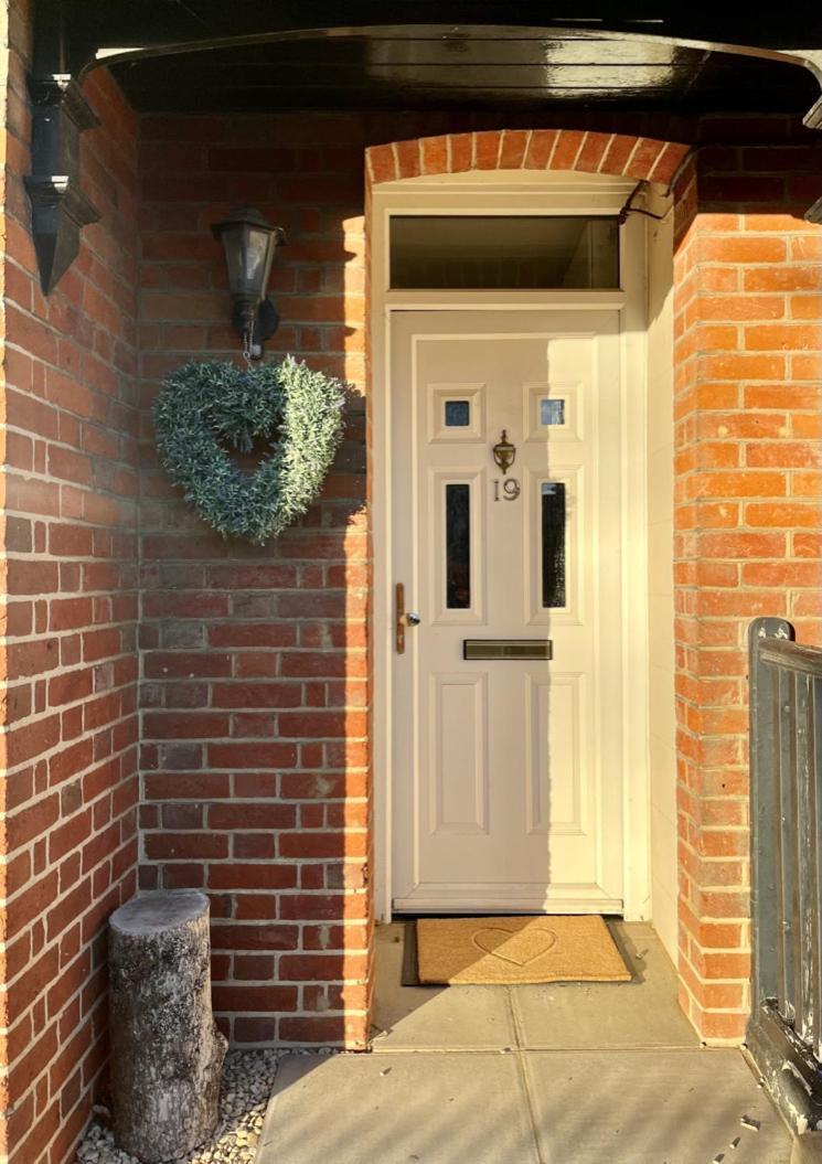 Spacious Two-Bedrooms House, Private Parking, Contractors, Relocators Oxford Bagian luar foto
